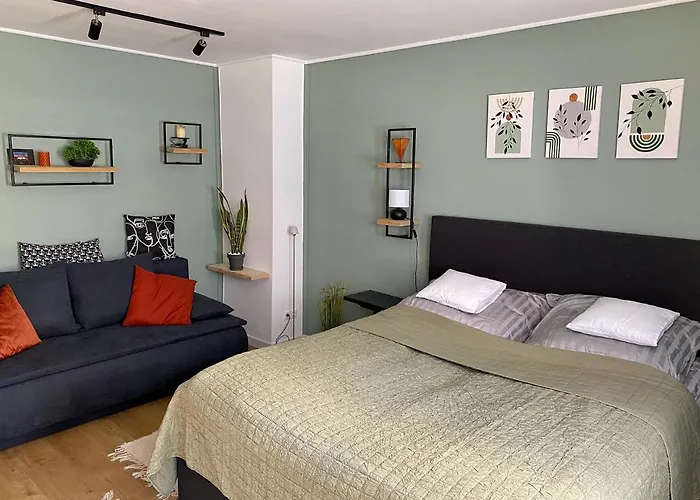 Apartament Ujhely Vara *