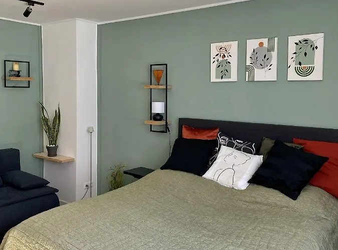 Apartament Ujhely Vara *